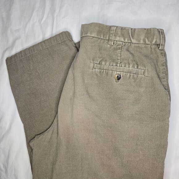 Haggar Pants‎ Men's Khaki Corduroy Pants Measures 32 X 27.5 - Picture 1 of 8